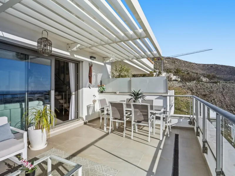 We are delighted to present for sale this stunning 3-bedroom, 2-bathroom duplex penthouse boasting spectacular panoramic views of the Mediterranean Sea.