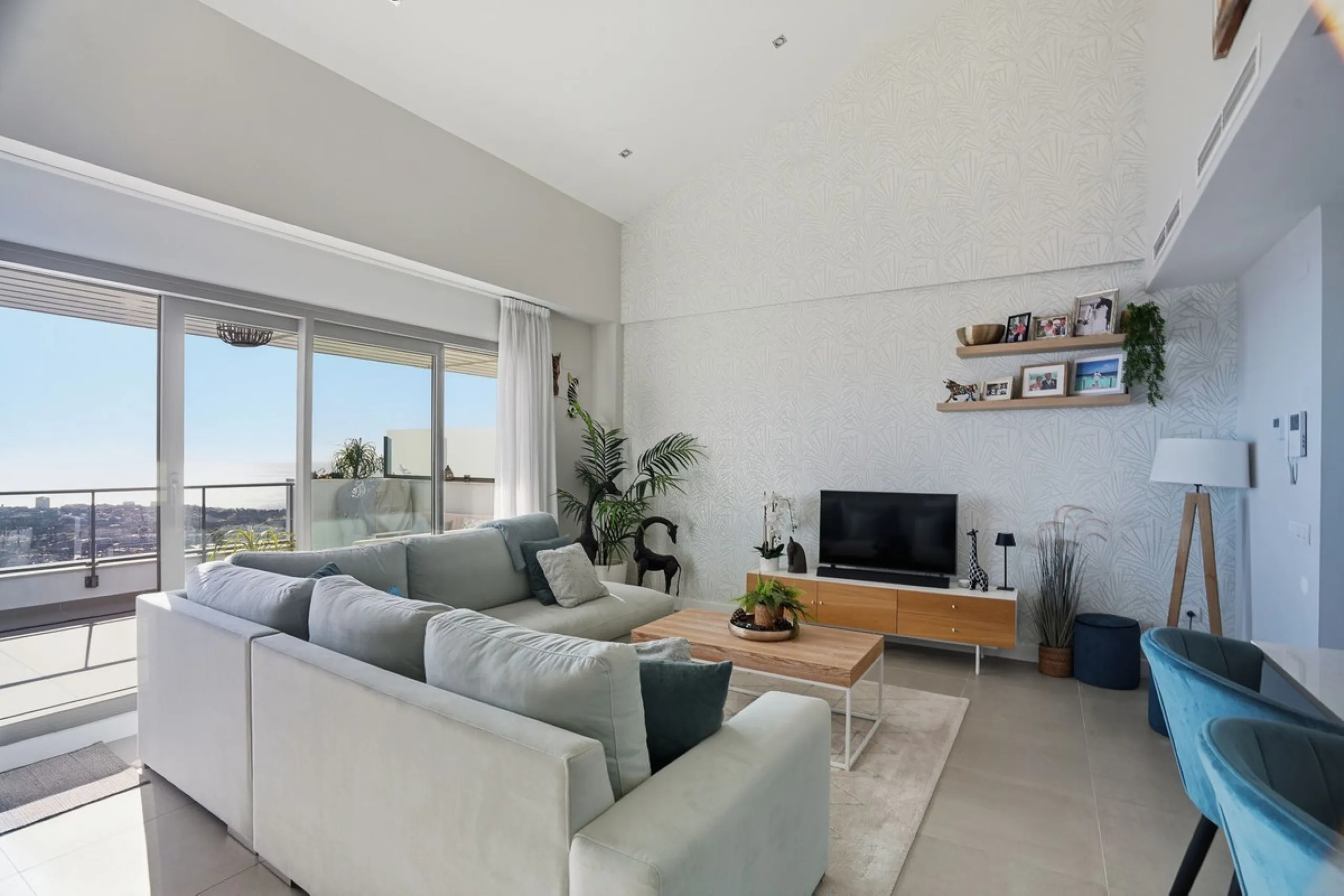 We are delighted to present for sale this stunning 3-bedroom, 2-bathroom duplex penthouse boasting spectacular panoramic views of the Mediterranean Sea.
