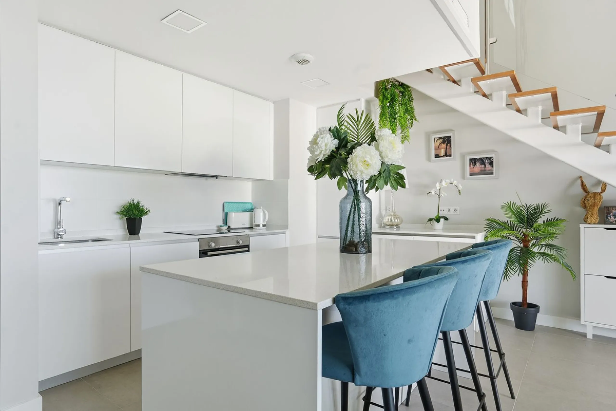 We are delighted to present for sale this stunning 3-bedroom, 2-bathroom duplex penthouse boasting spectacular panoramic views of the Mediterranean Sea.