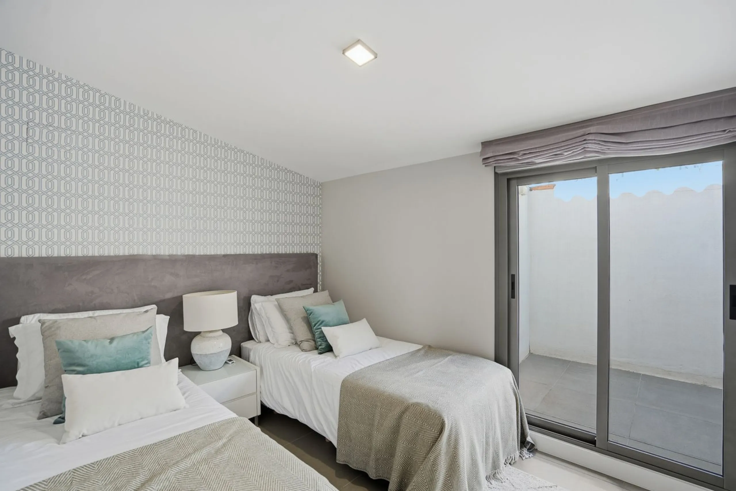We are delighted to present for sale this stunning 3-bedroom, 2-bathroom duplex penthouse boasting spectacular panoramic views of the Mediterranean Sea.