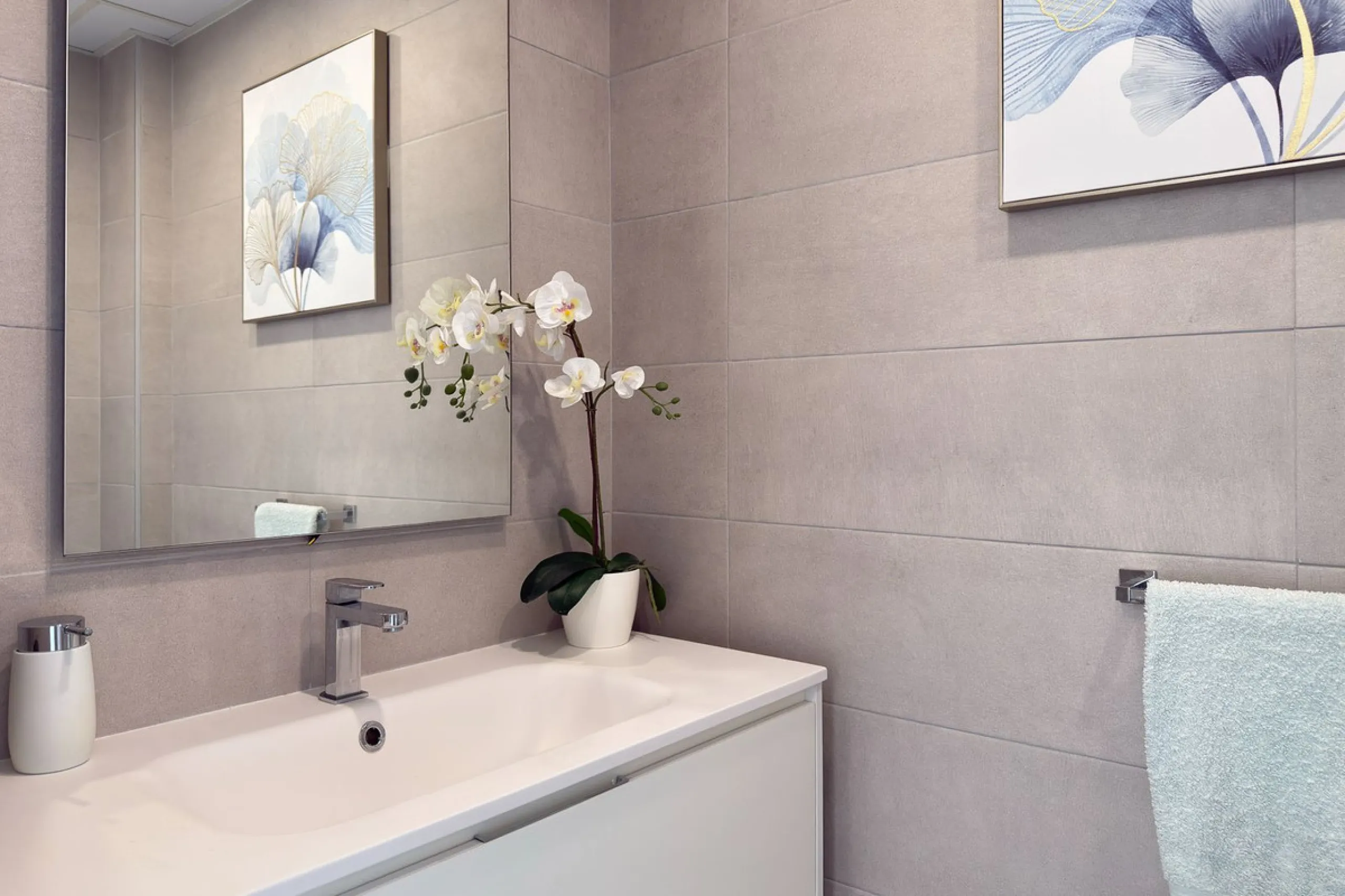 We are delighted to present for sale this stunning 3-bedroom, 2-bathroom duplex penthouse boasting spectacular panoramic views of the Mediterranean Sea.