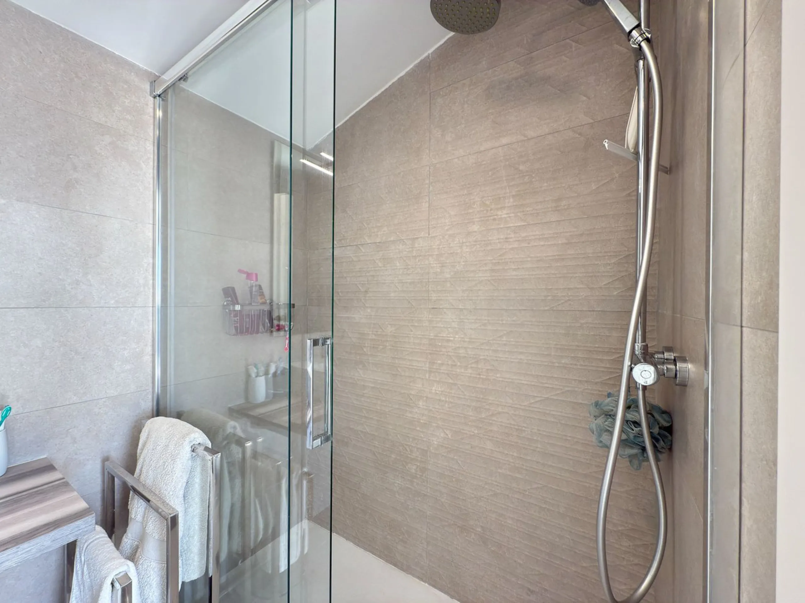 We are delighted to present for sale this stunning 3-bedroom, 2-bathroom duplex penthouse boasting spectacular panoramic views of the Mediterranean Sea.