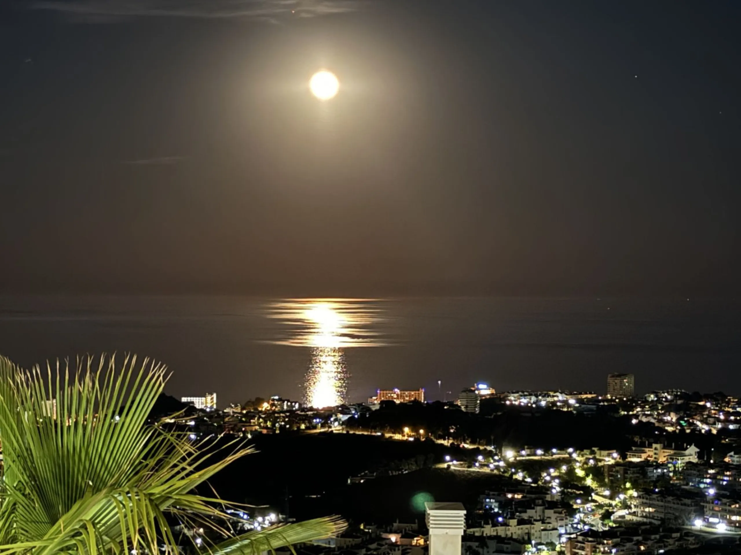 We are delighted to present for sale this stunning 3-bedroom, 2-bathroom duplex penthouse boasting spectacular panoramic views of the Mediterranean Sea.