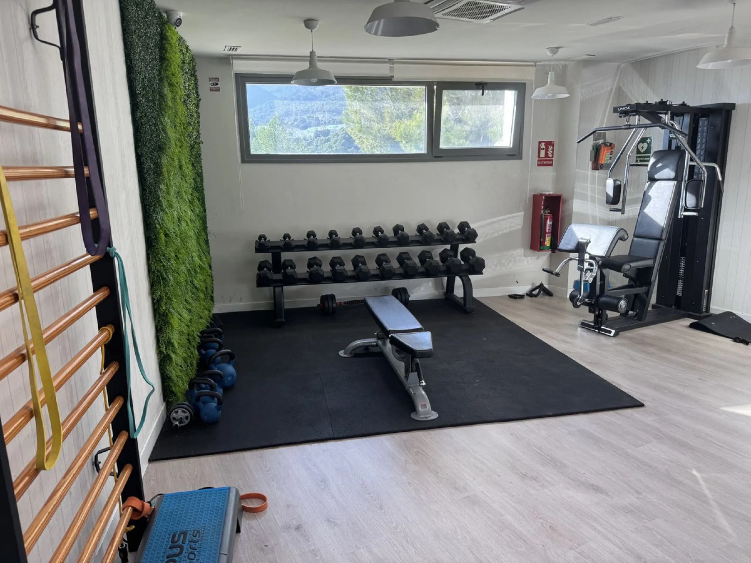 We are delighted to present for sale this stunning 3-bedroom, 2-bathroom duplex penthouse boasting spectacular panoramic views of the Mediterranean Sea.