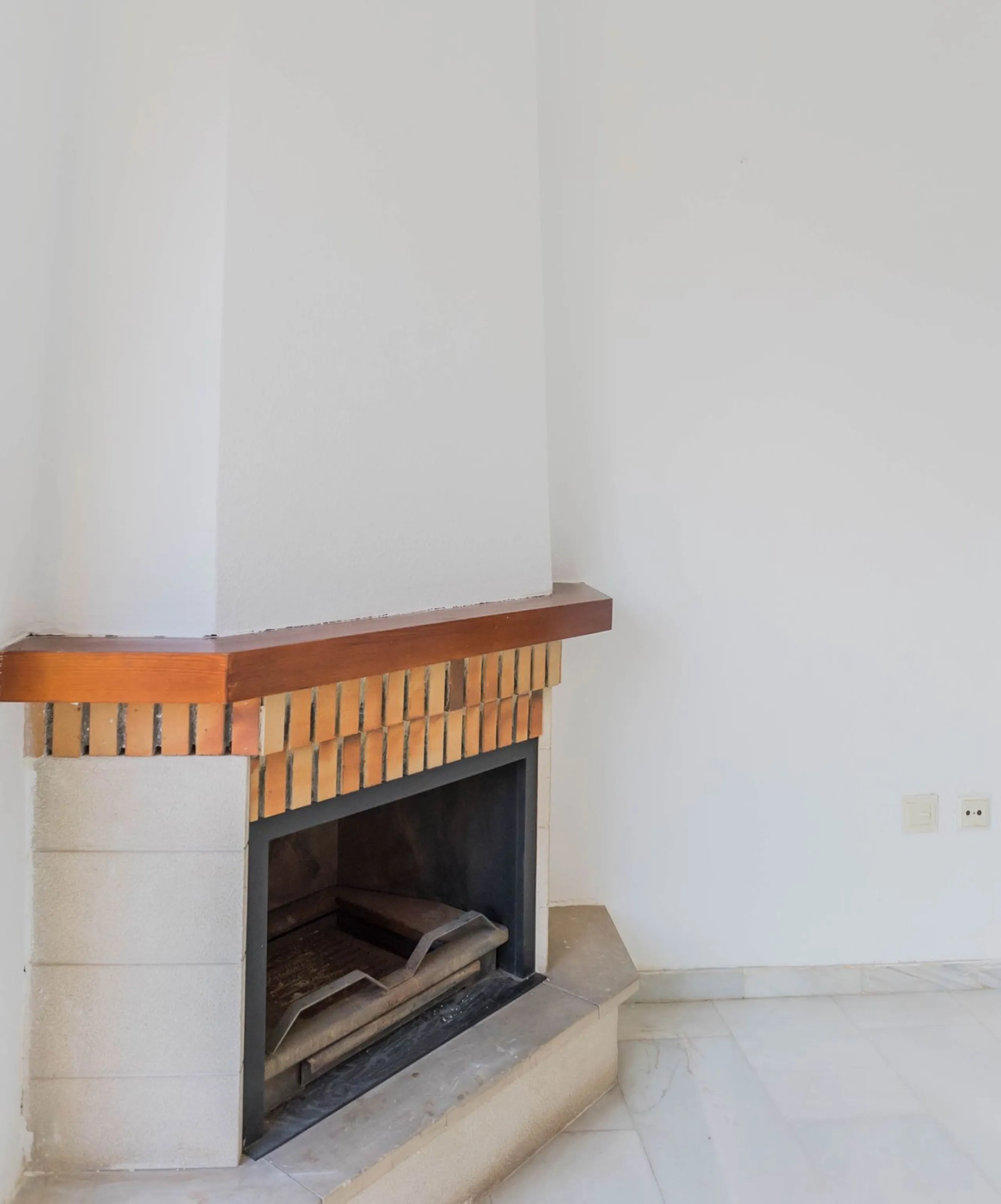 House - Detached Villa в продаже в Fuengirola, Málaga. В доме 3 спален и 3 ванных комнат. Площадь дома 99 м²