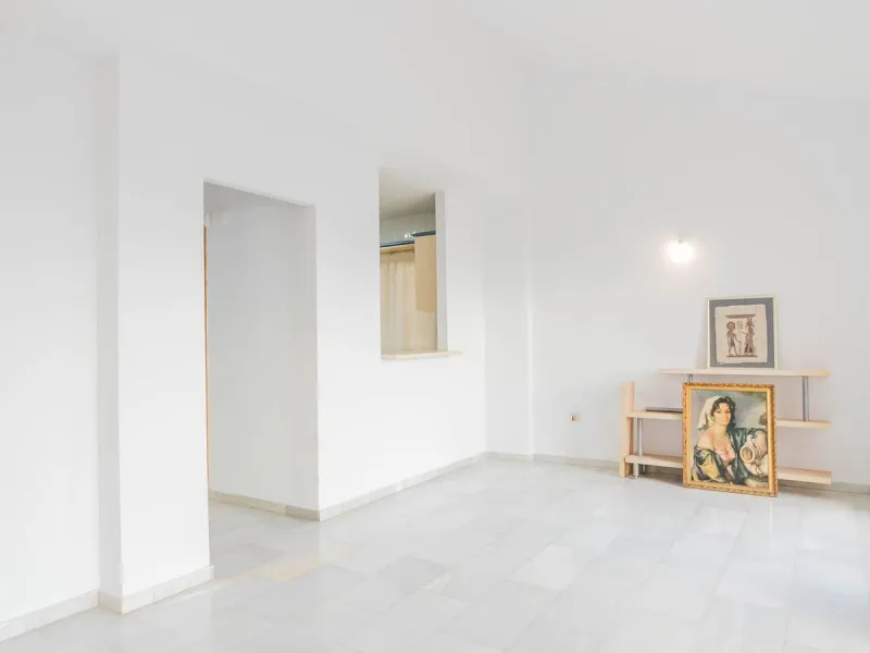 House - Detached Villa в продаже в Fuengirola, Málaga. В доме 3 спален и 3 ванных комнат. Площадь дома 99 м²