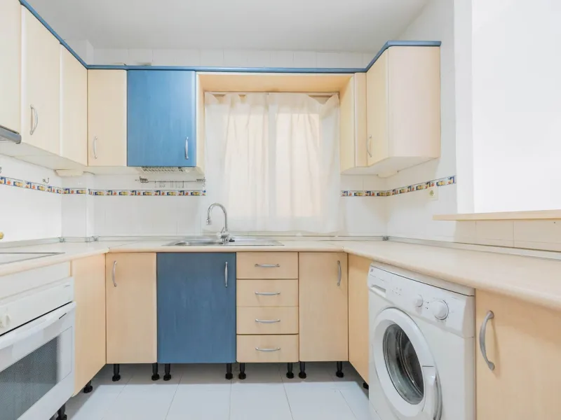 House - Detached Villa в продаже в Fuengirola, Málaga. В доме 3 спален и 3 ванных комнат. Площадь дома 99 м²
