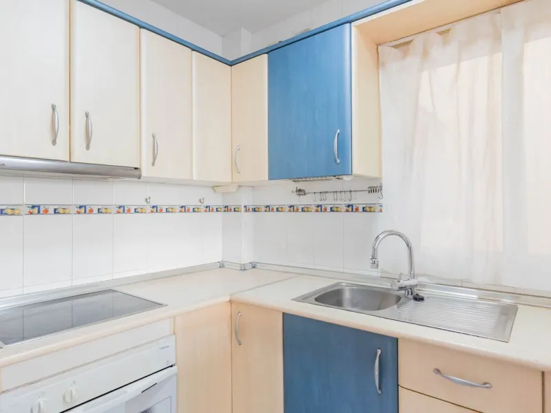 House - Detached Villa в продаже в Fuengirola, Málaga. В доме 3 спален и 3 ванных комнат. Площадь дома 99 м²
