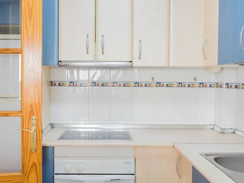 House - Detached Villa в продаже в Fuengirola, Málaga. В доме 3 спален и 3 ванных комнат. Площадь дома 99 м²