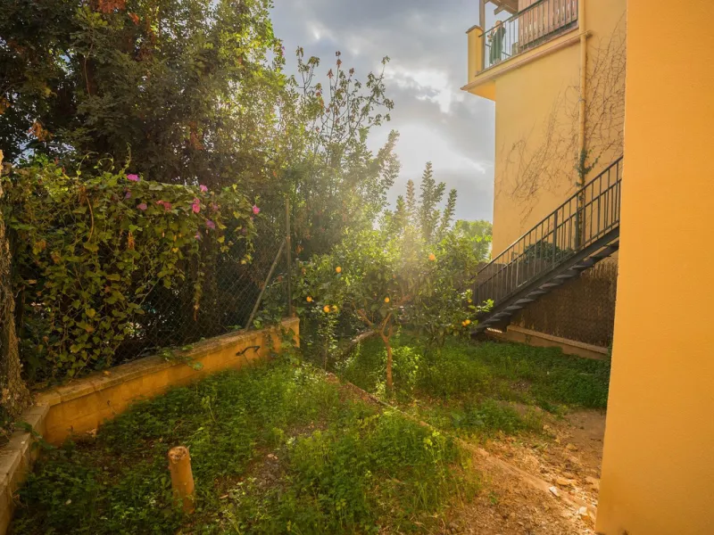 House - Detached Villa в продаже в Fuengirola, Málaga. В доме 3 спален и 3 ванных комнат. Площадь дома 99 м²