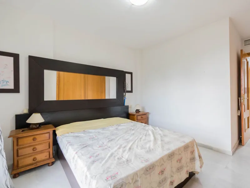 House - Detached Villa в продаже в Fuengirola, Málaga. В доме 3 спален и 3 ванных комнат. Площадь дома 99 м²