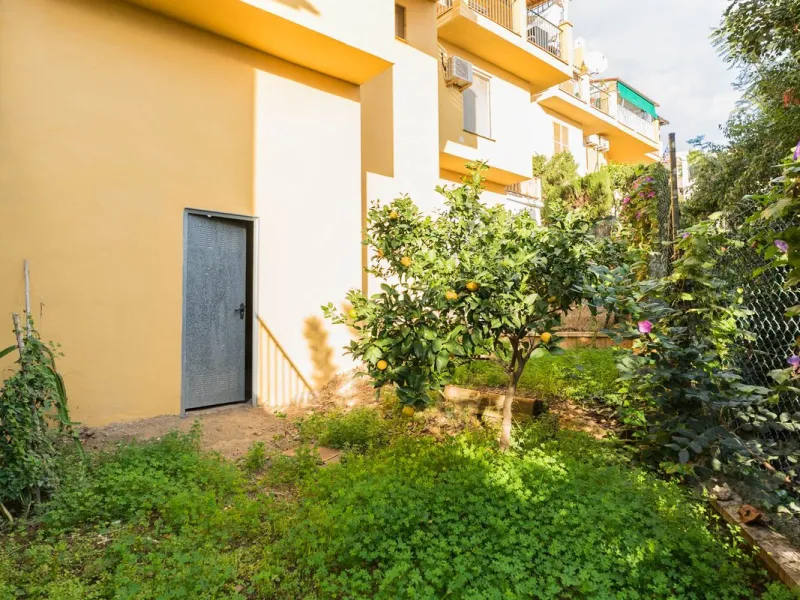 House - Detached Villa в продаже в Fuengirola, Málaga. В доме 3 спален и 3 ванных комнат. Площадь дома 99 м²