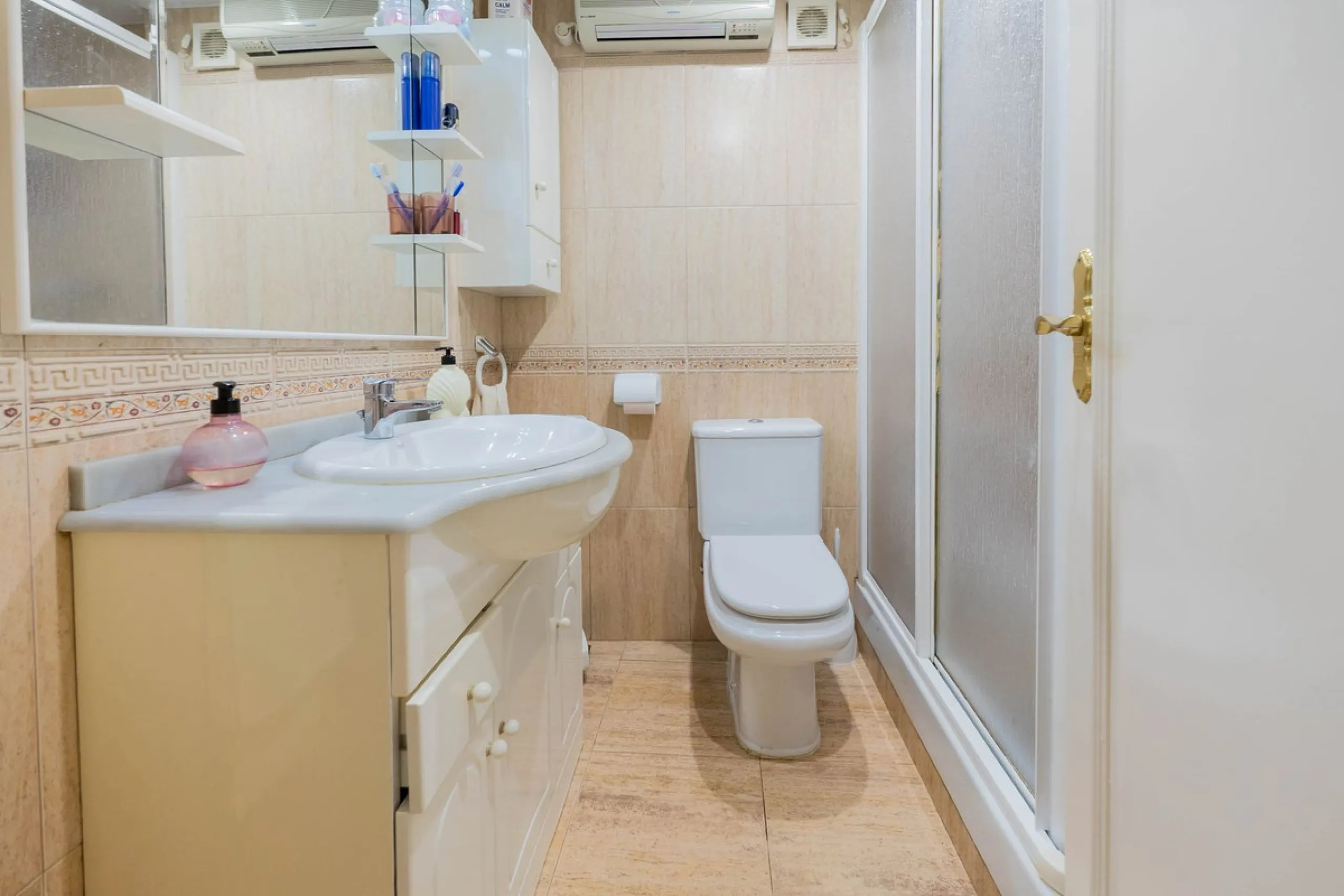 Apartment - Middle Floor Apartment в продаже в Fuengirola, Málaga. В доме 3 спален и 2 ванных комнат. Площадь дома 92 м²