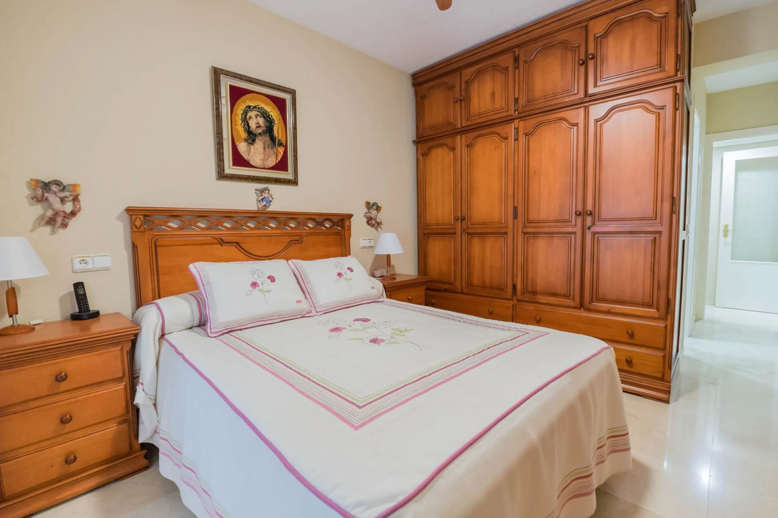 Apartment - Middle Floor Apartment в продаже в Fuengirola, Málaga. В доме 3 спален и 2 ванных комнат. Площадь дома 92 м²