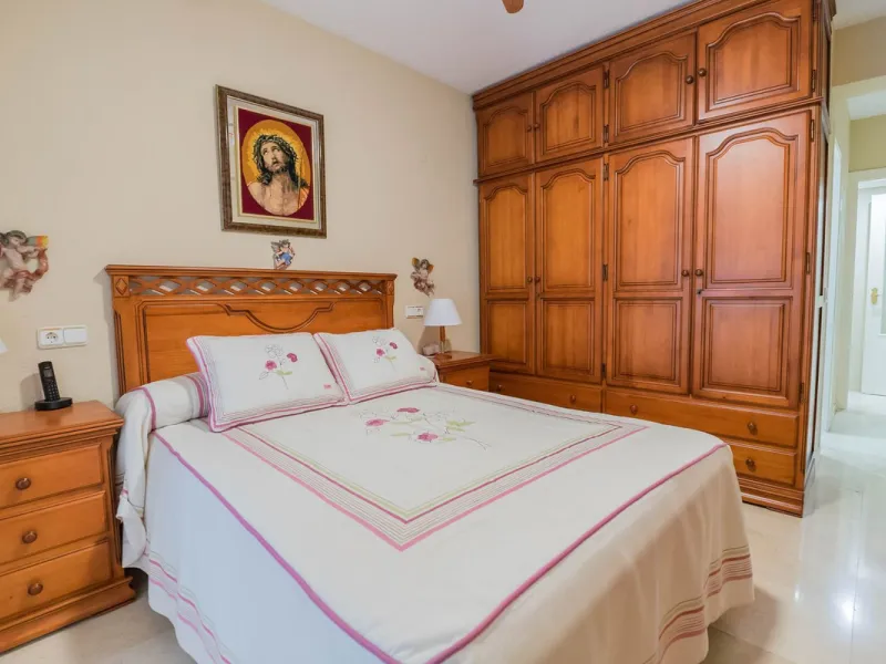 Apartment - Middle Floor Apartment в продаже в Fuengirola, Málaga. В доме 3 спален и 2 ванных комнат. Площадь дома 92 м²