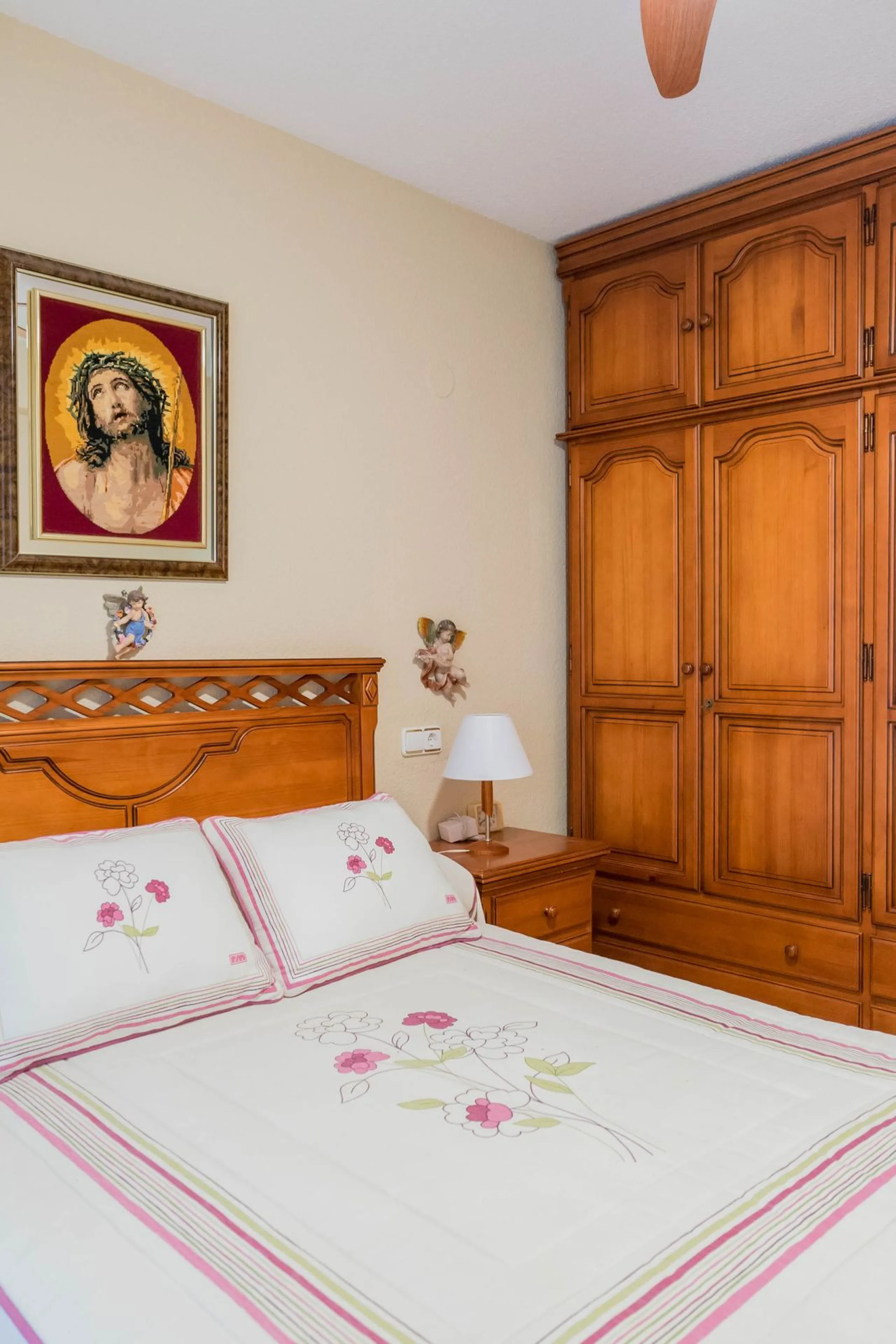 Apartment - Middle Floor Apartment в продаже в Fuengirola, Málaga. В доме 3 спален и 2 ванных комнат. Площадь дома 92 м²