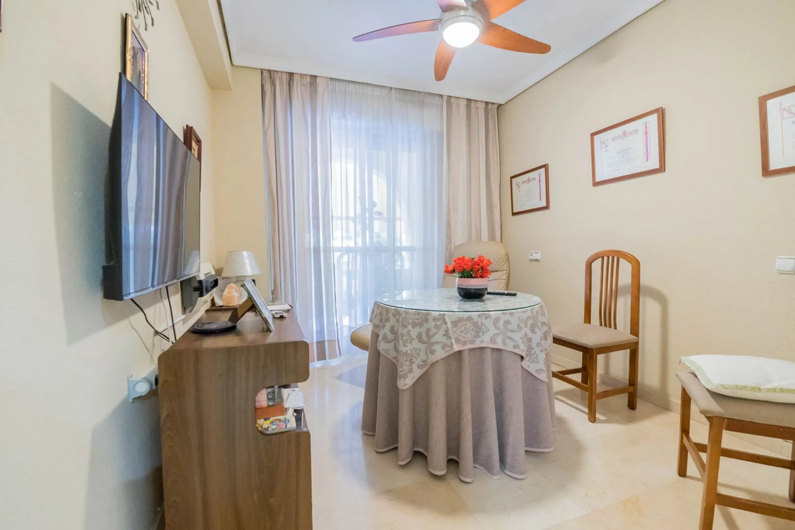 Apartment - Middle Floor Apartment в продаже в Fuengirola, Málaga. В доме 3 спален и 2 ванных комнат. Площадь дома 92 м²