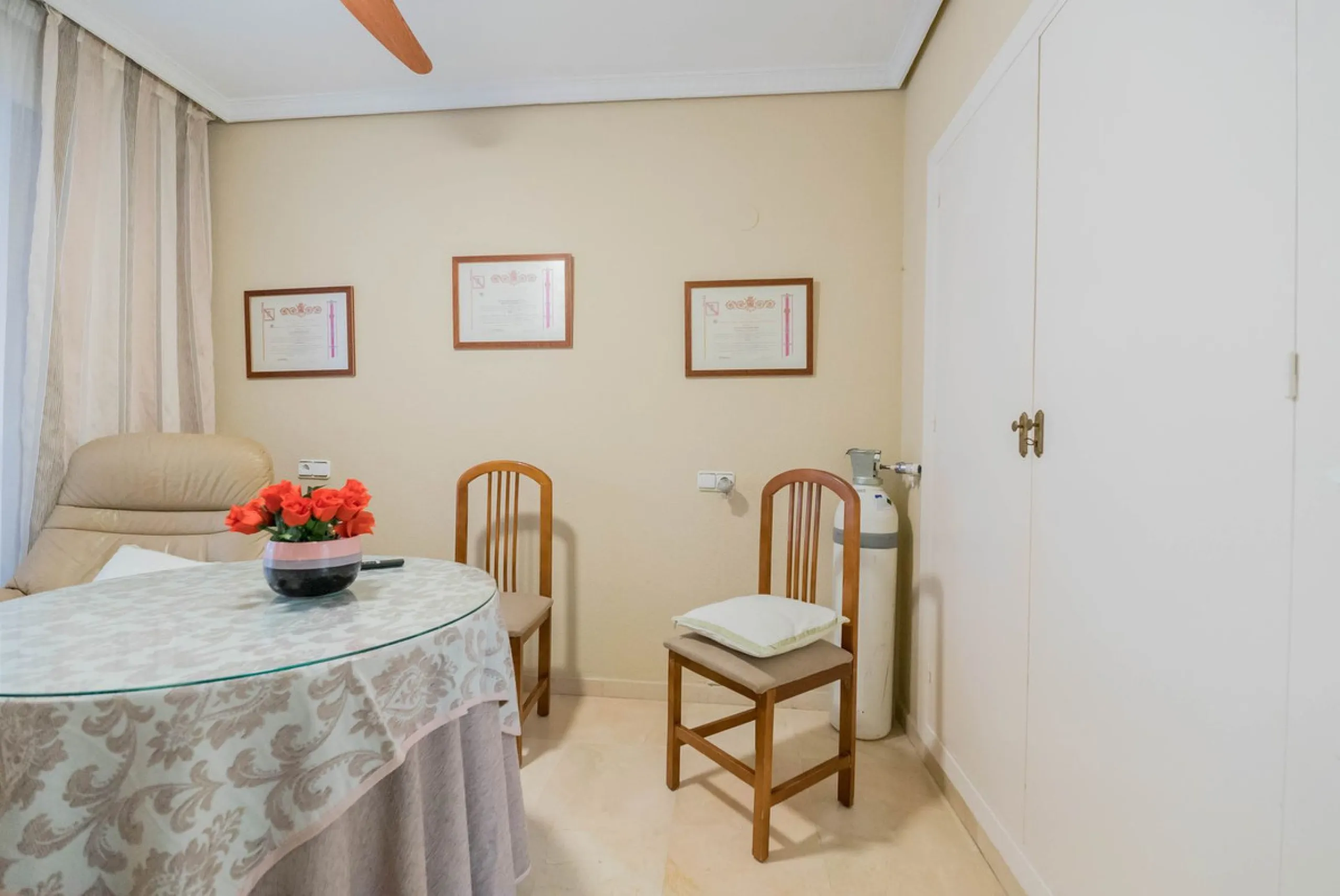 Apartment - Middle Floor Apartment в продаже в Fuengirola, Málaga. В доме 3 спален и 2 ванных комнат. Площадь дома 92 м²