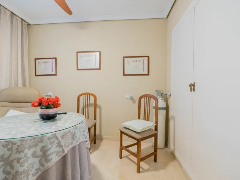 Apartment - Middle Floor Apartment в продаже в Fuengirola, Málaga. В доме 3 спален и 2 ванных комнат. Площадь дома 92 м²