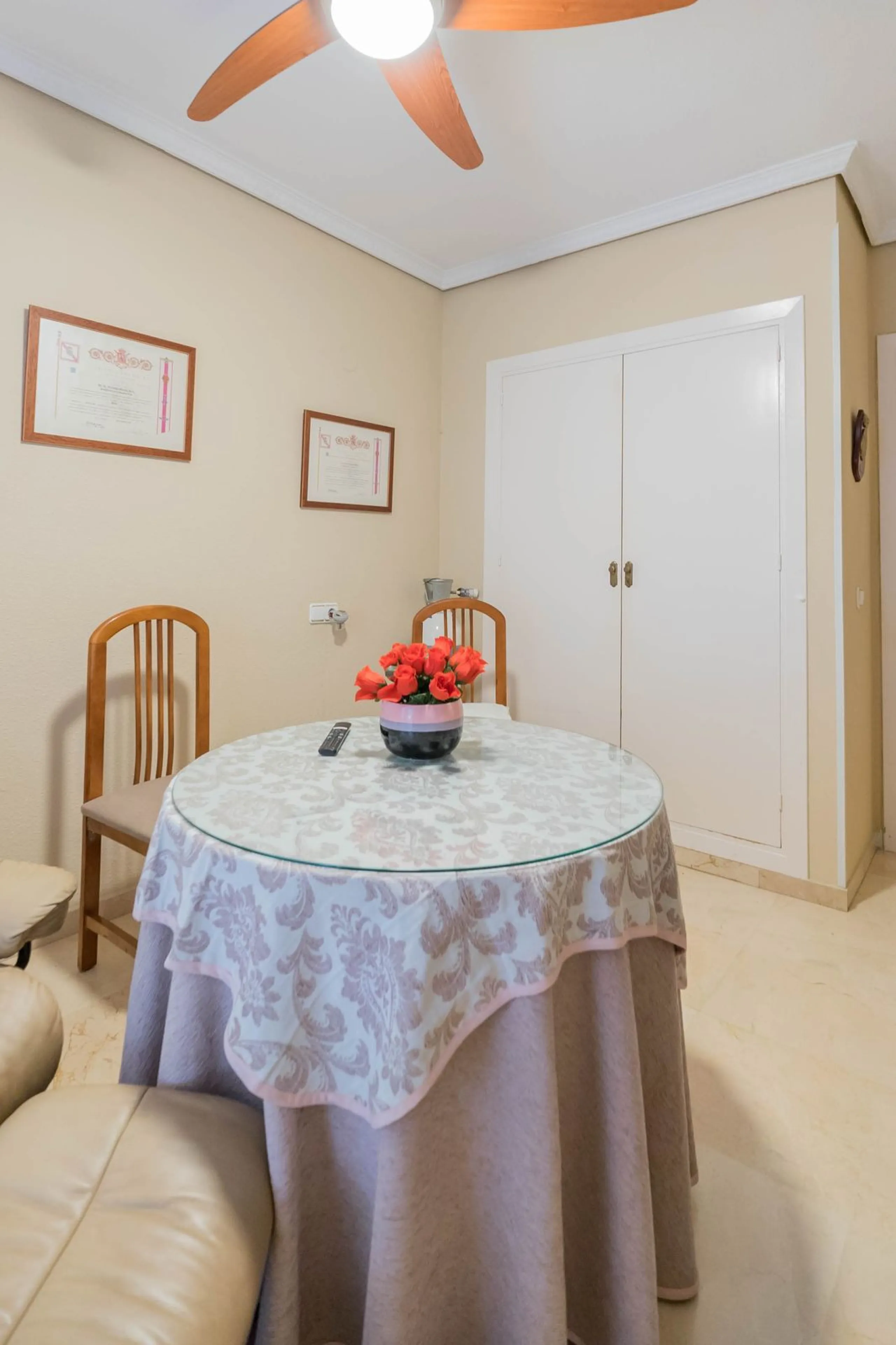 Apartment - Middle Floor Apartment в продаже в Fuengirola, Málaga. В доме 3 спален и 2 ванных комнат. Площадь дома 92 м²