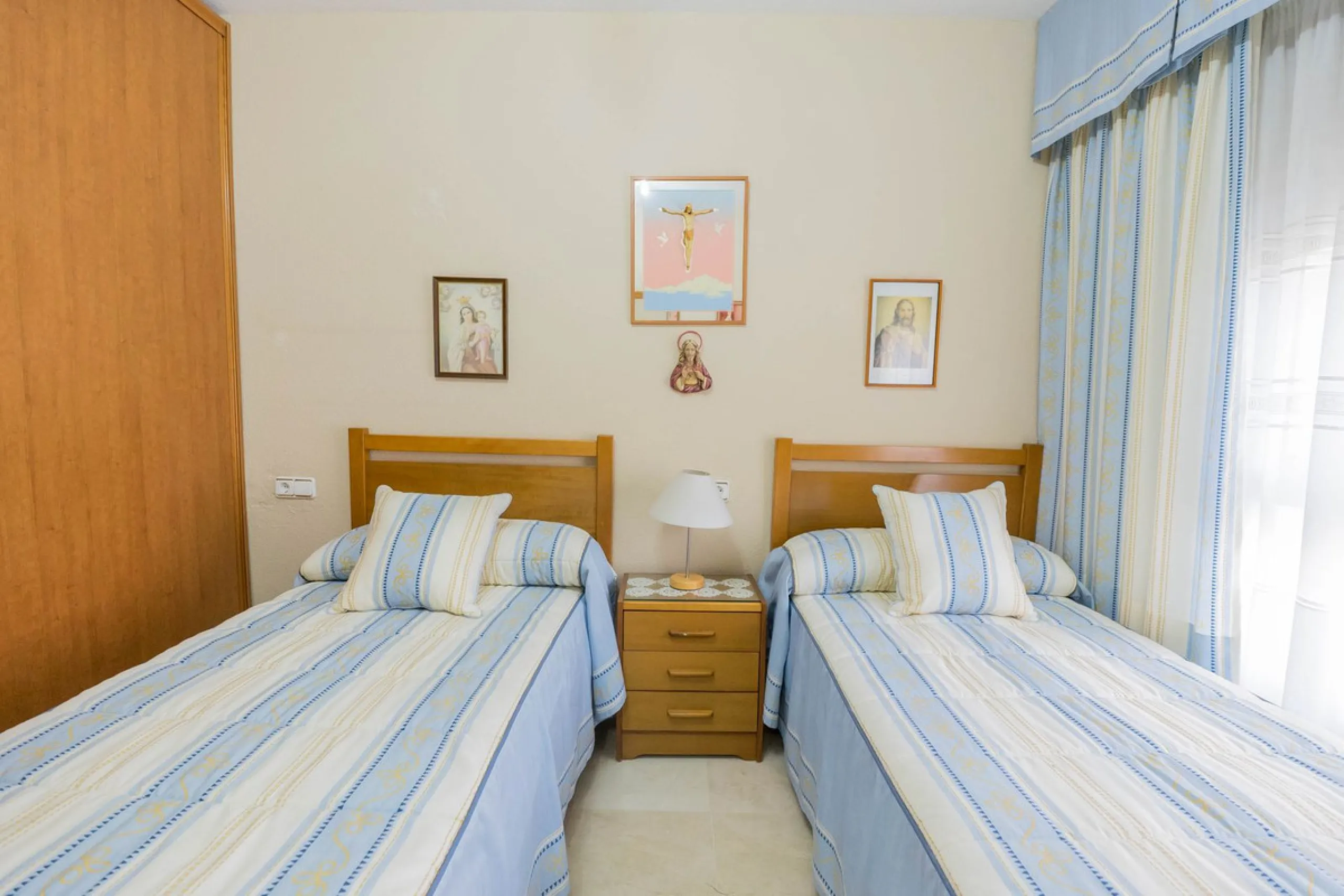 Apartment - Middle Floor Apartment в продаже в Fuengirola, Málaga. В доме 3 спален и 2 ванных комнат. Площадь дома 92 м²