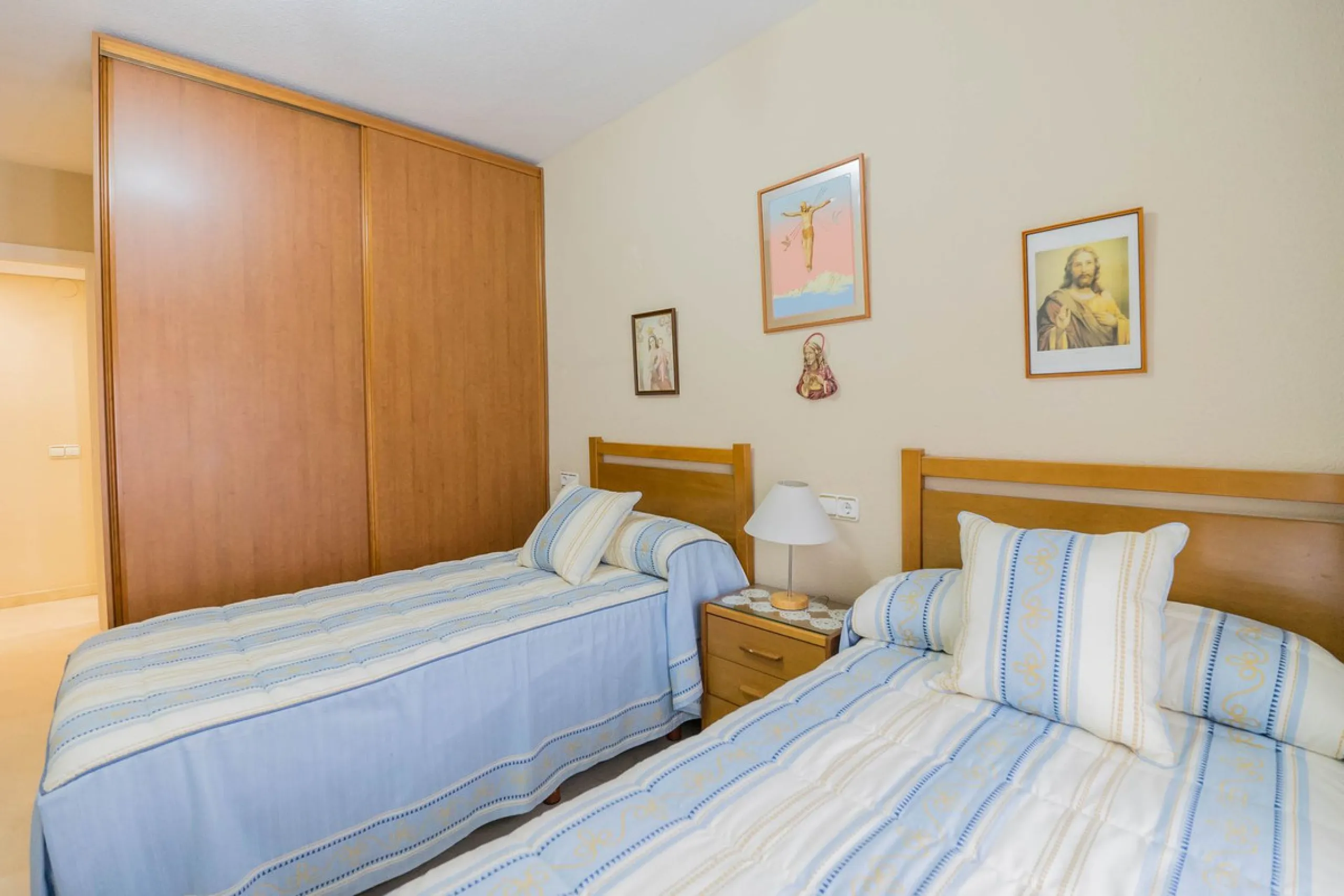 Apartment - Middle Floor Apartment в продаже в Fuengirola, Málaga. В доме 3 спален и 2 ванных комнат. Площадь дома 92 м²