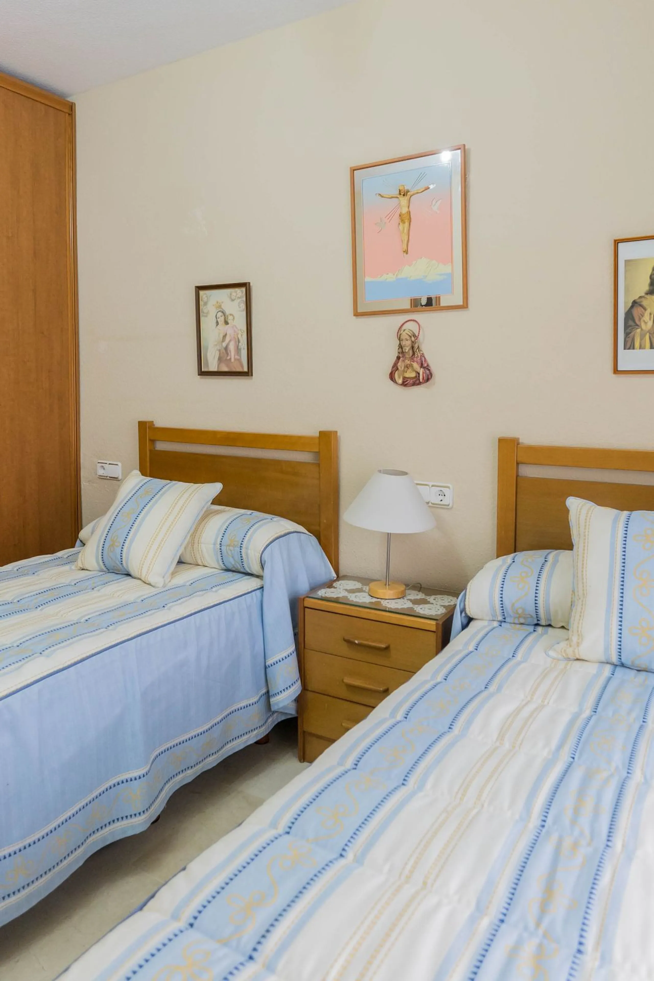 Apartment - Middle Floor Apartment в продаже в Fuengirola, Málaga. В доме 3 спален и 2 ванных комнат. Площадь дома 92 м²