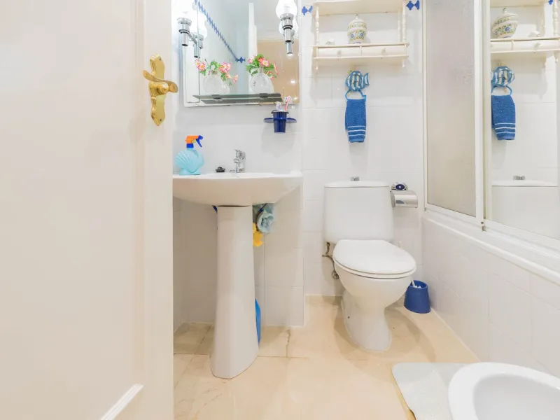 Apartment - Middle Floor Apartment в продаже в Fuengirola, Málaga. В доме 3 спален и 2 ванных комнат. Площадь дома 92 м²