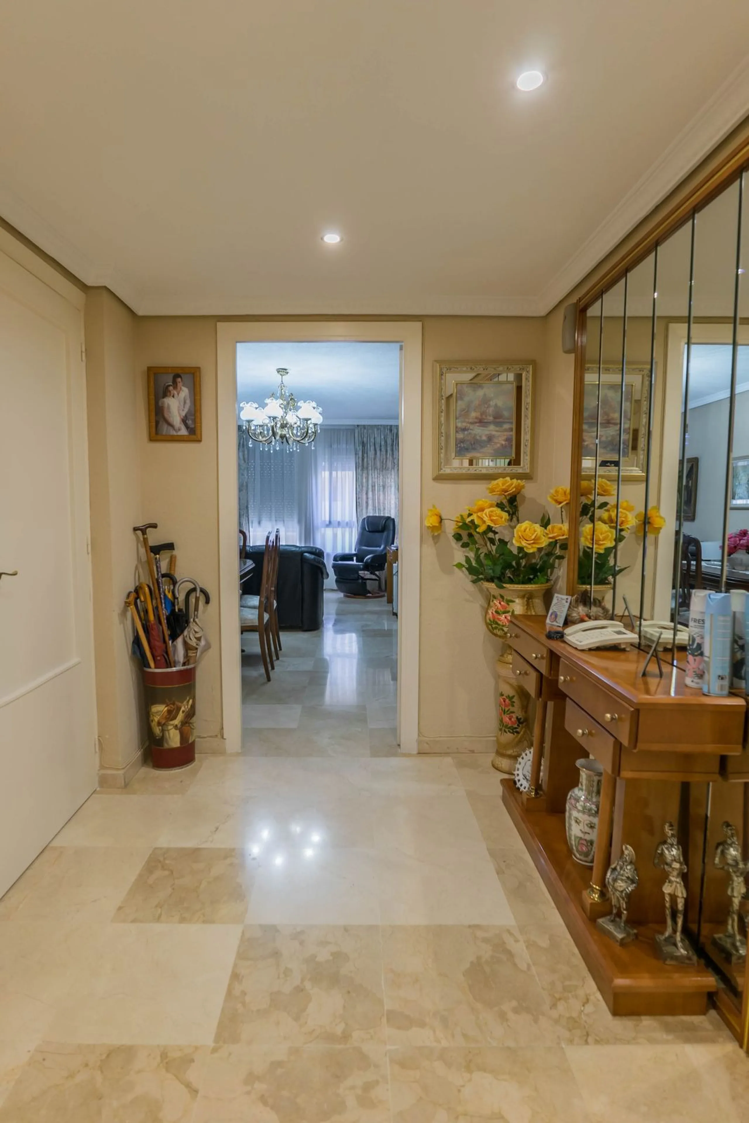 Apartment - Middle Floor Apartment в продаже в Fuengirola, Málaga. В доме 3 спален и 2 ванных комнат. Площадь дома 92 м²