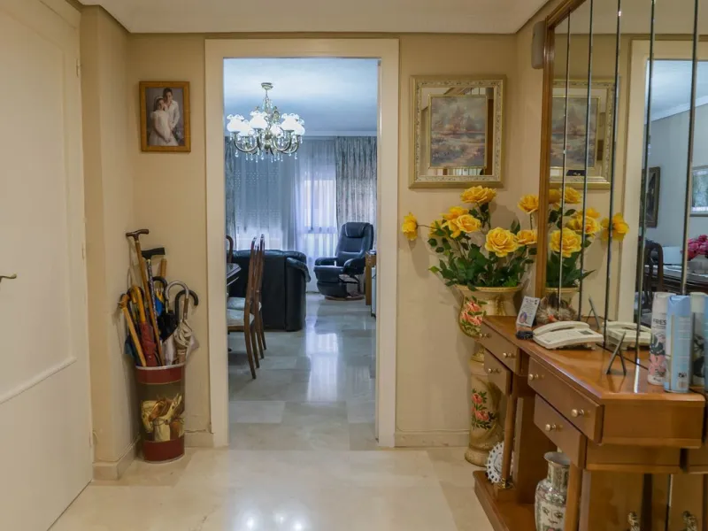 Apartment - Middle Floor Apartment в продаже в Fuengirola, Málaga. В доме 3 спален и 2 ванных комнат. Площадь дома 92 м²
