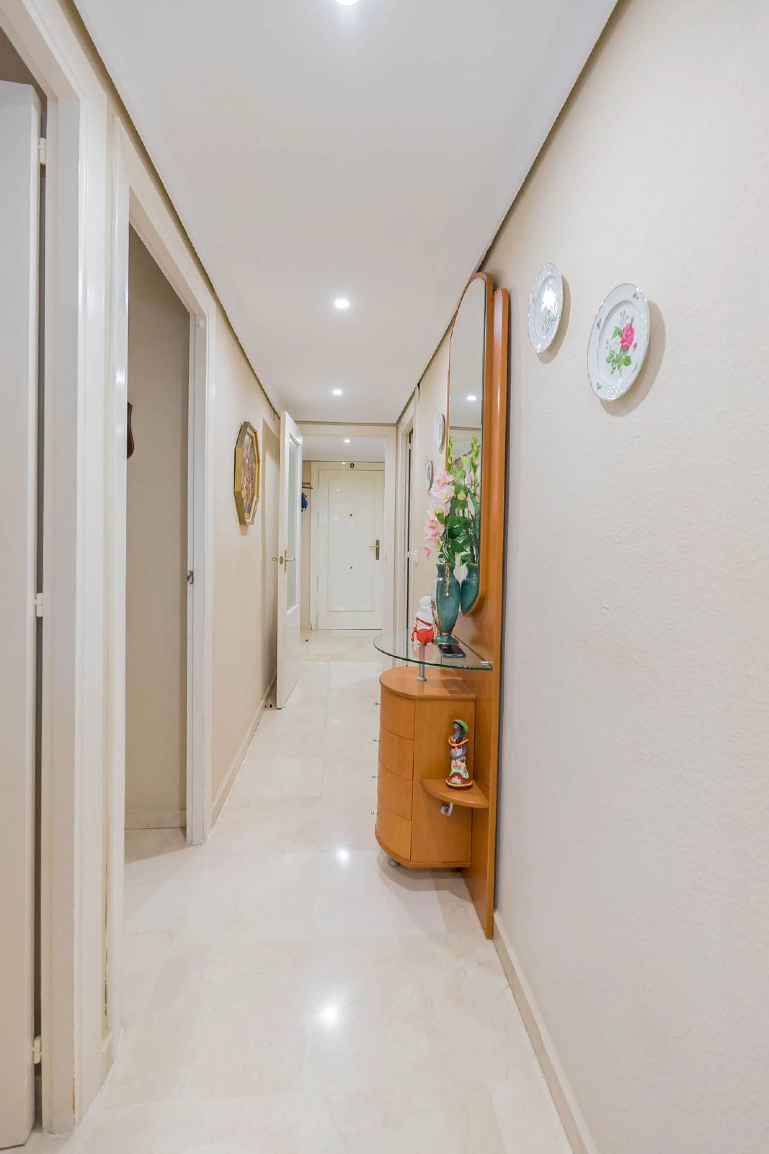 Apartment - Middle Floor Apartment в продаже в Fuengirola, Málaga. В доме 3 спален и 2 ванных комнат. Площадь дома 92 м²