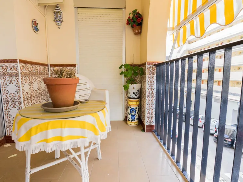 Apartment - Middle Floor Apartment в продаже в Fuengirola, Málaga. В доме 3 спален и 2 ванных комнат. Площадь дома 92 м²
