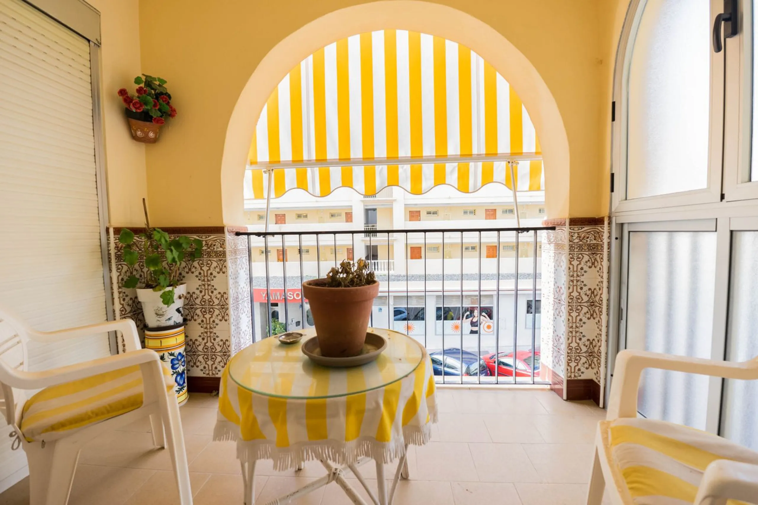 Apartment - Middle Floor Apartment в продаже в Fuengirola, Málaga. В доме 3 спален и 2 ванных комнат. Площадь дома 92 м²