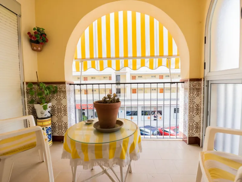 Apartment - Middle Floor Apartment в продаже в Fuengirola, Málaga. В доме 3 спален и 2 ванных комнат. Площадь дома 92 м²