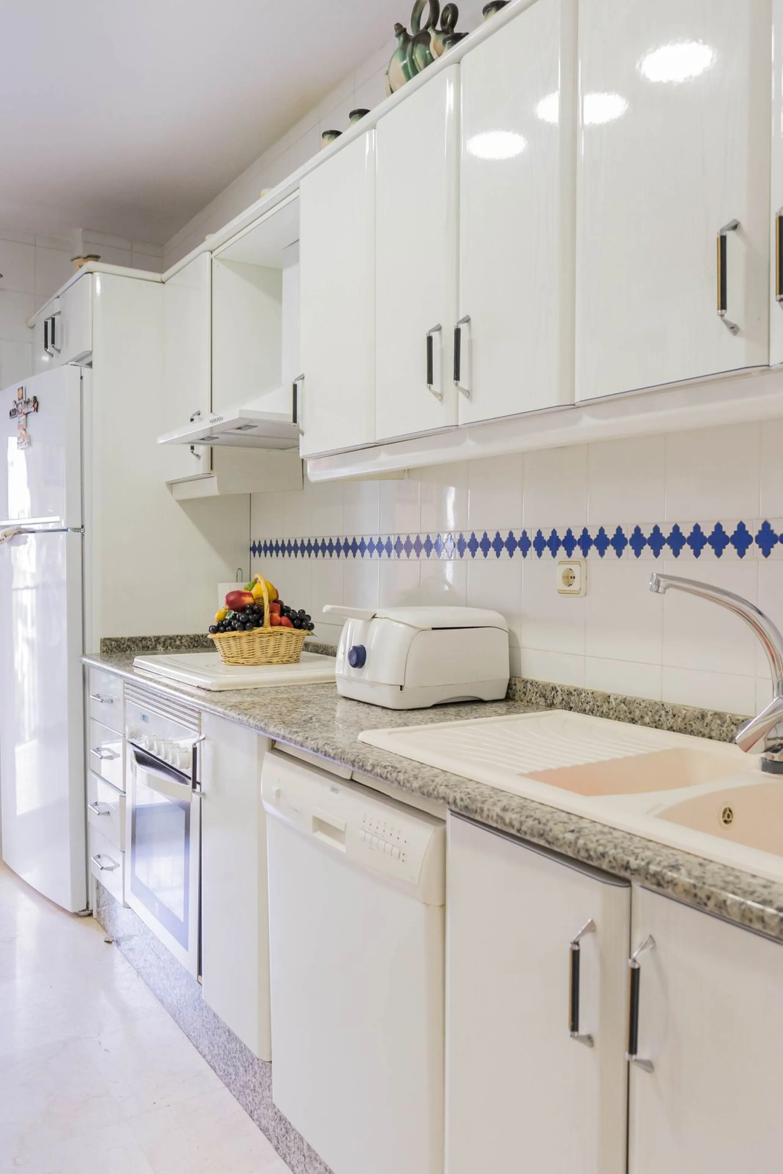 Apartment - Middle Floor Apartment в продаже в Fuengirola, Málaga. В доме 3 спален и 2 ванных комнат. Площадь дома 92 м²