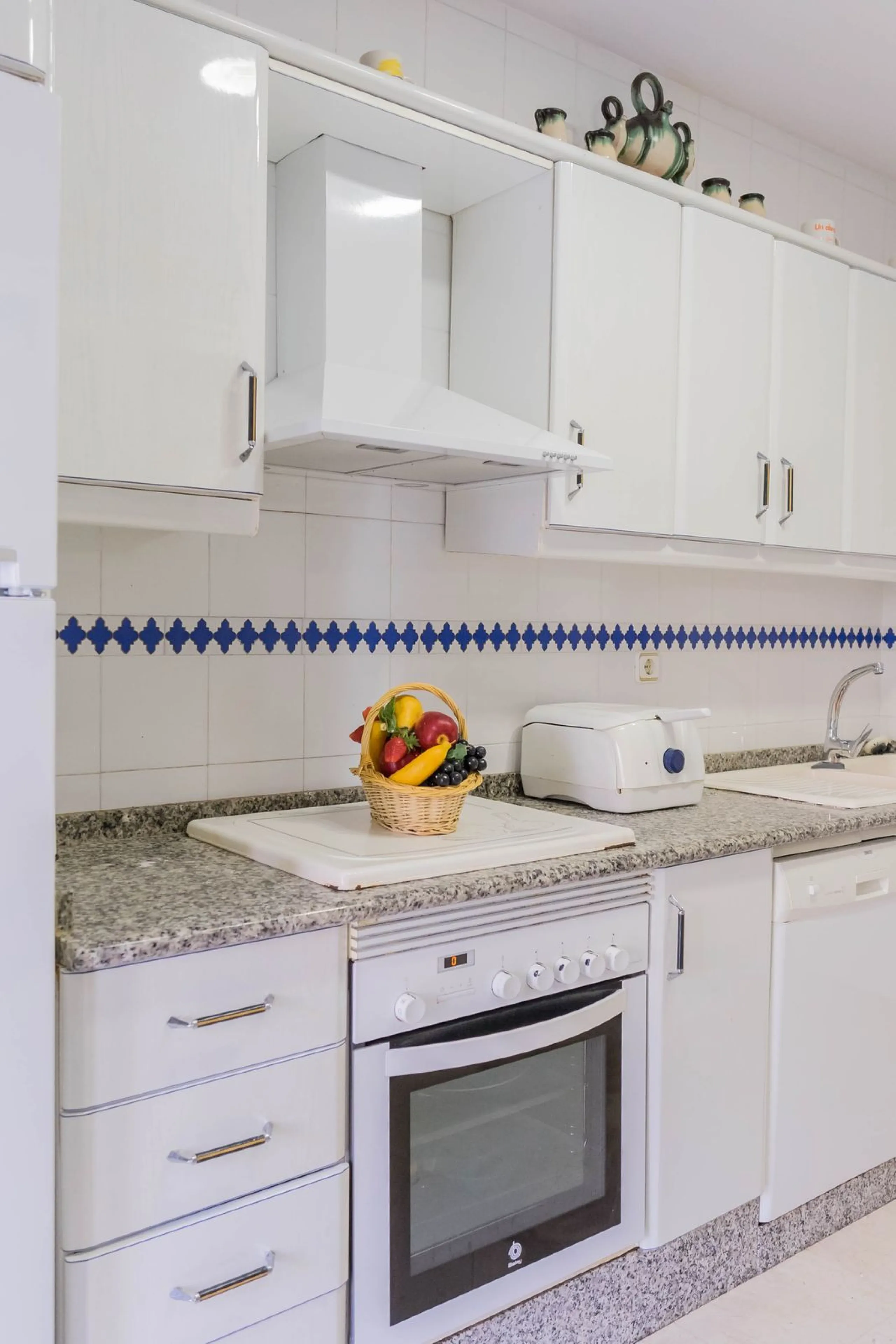 Apartment - Middle Floor Apartment в продаже в Fuengirola, Málaga. В доме 3 спален и 2 ванных комнат. Площадь дома 92 м²