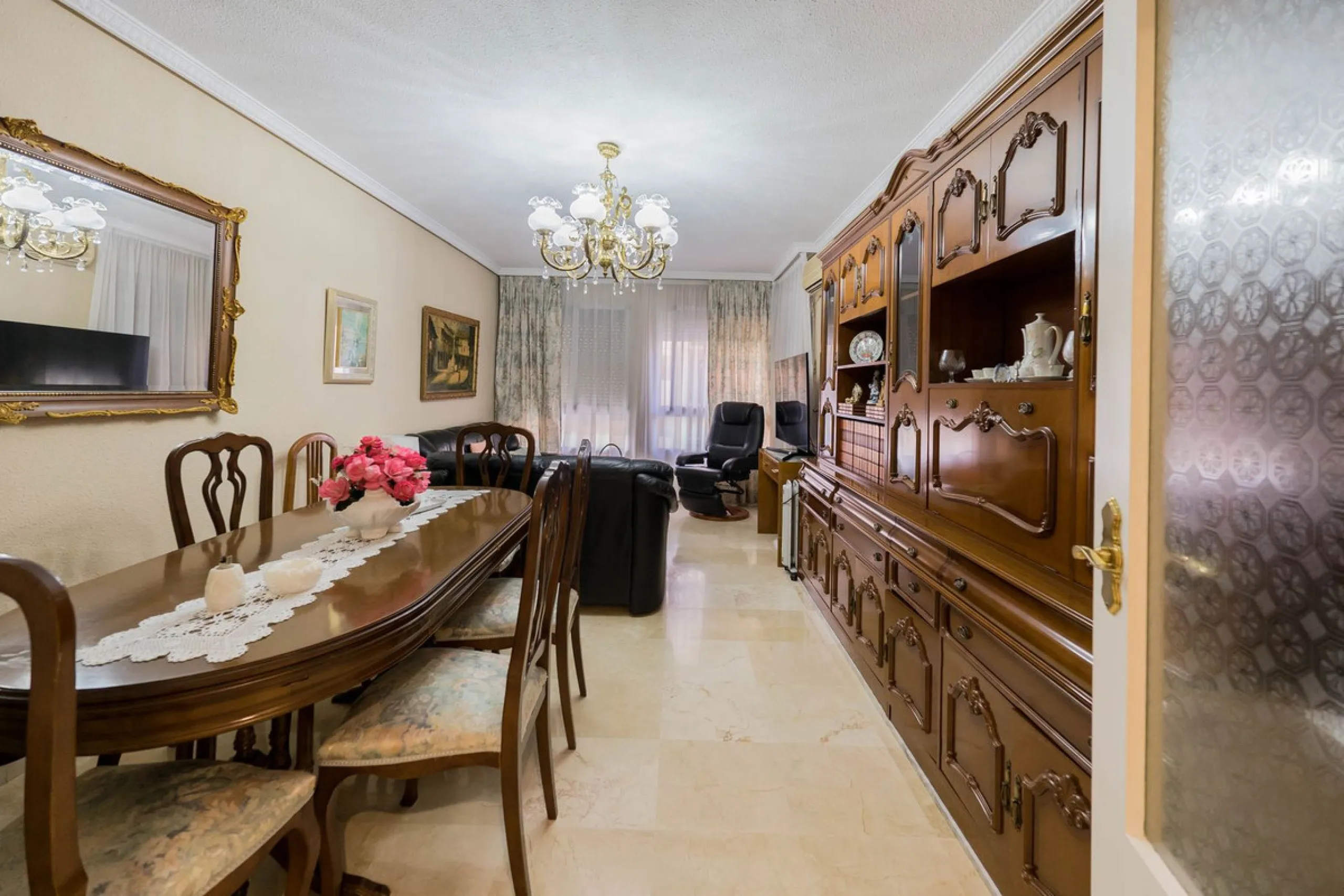 Apartment - Middle Floor Apartment в продаже в Fuengirola, Málaga. В доме 3 спален и 2 ванных комнат. Площадь дома 92 м²