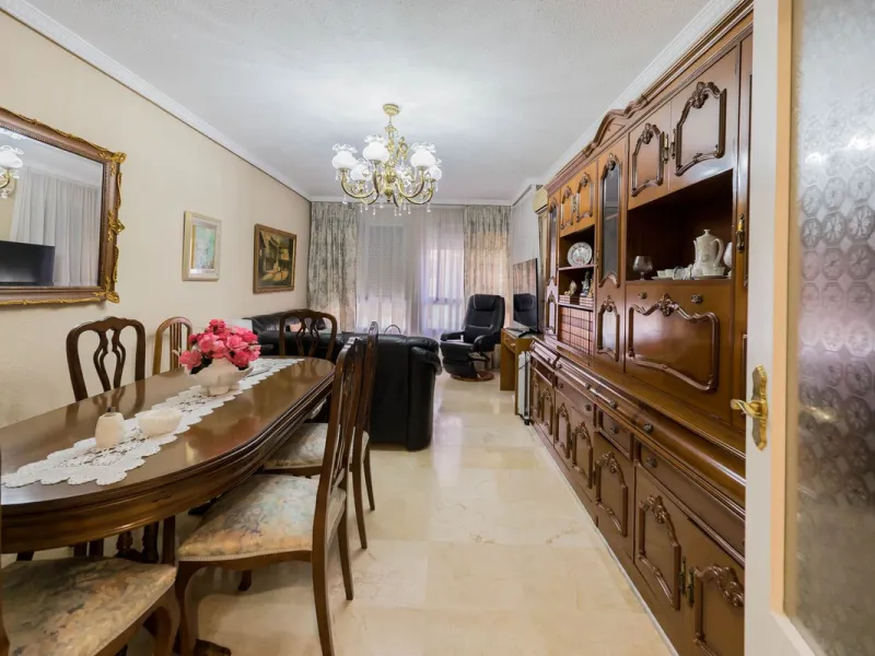 Apartment - Middle Floor Apartment в продаже в Fuengirola, Málaga. В доме 3 спален и 2 ванных комнат. Площадь дома 92 м²