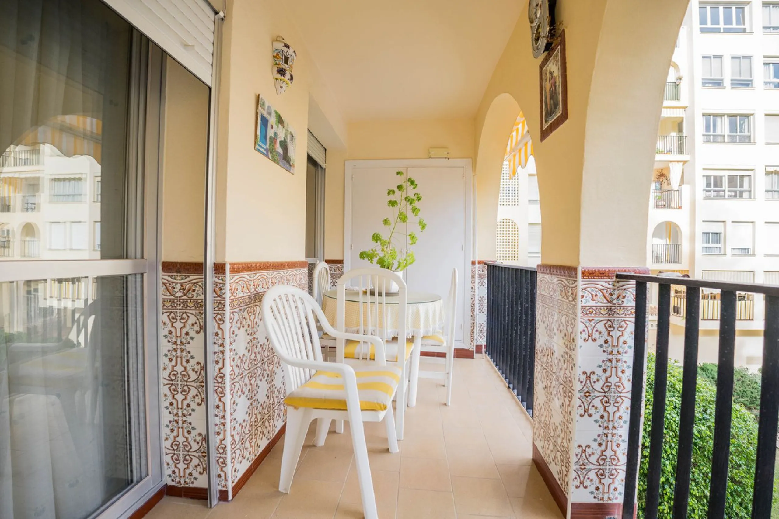 Apartment - Middle Floor Apartment в продаже в Fuengirola, Málaga. В доме 3 спален и 2 ванных комнат. Площадь дома 92 м²