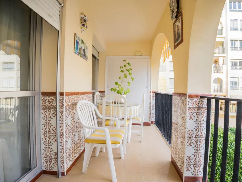 Apartment - Middle Floor Apartment в продаже в Fuengirola, Málaga. В доме 3 спален и 2 ванных комнат. Площадь дома 92 м²