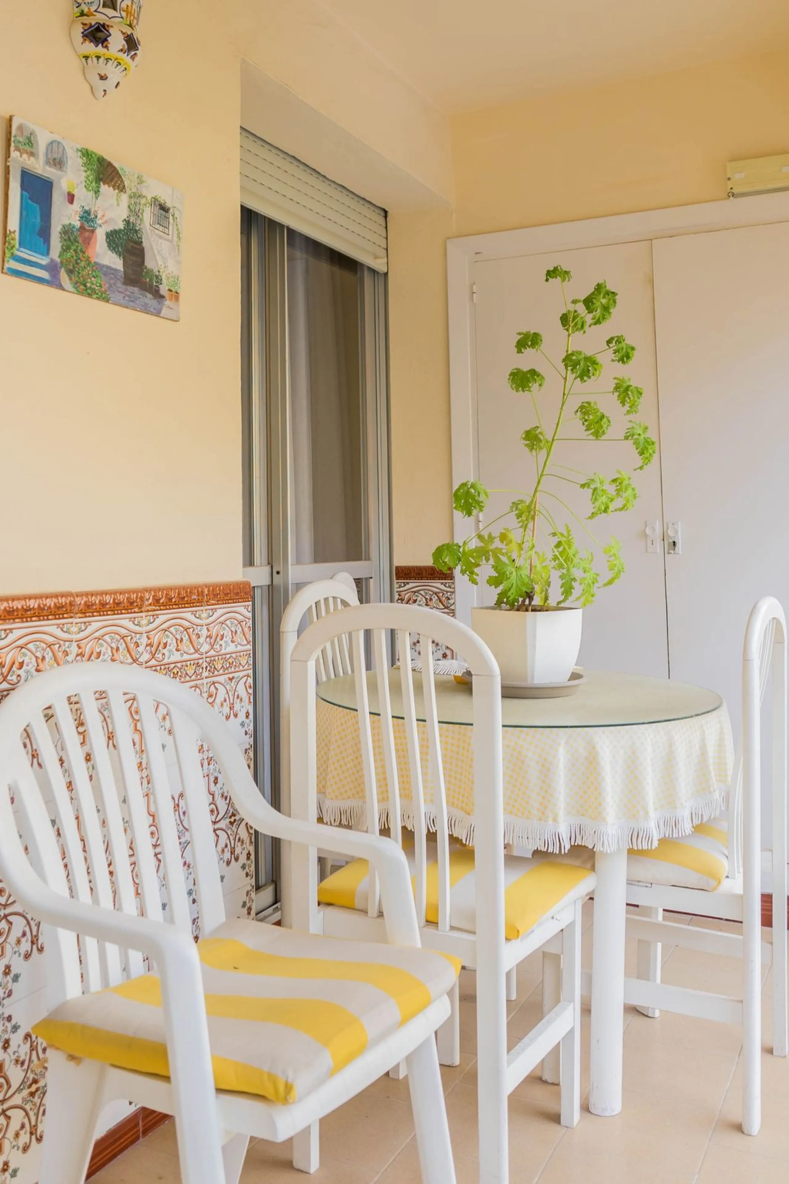 Apartment - Middle Floor Apartment в продаже в Fuengirola, Málaga. В доме 3 спален и 2 ванных комнат. Площадь дома 92 м²