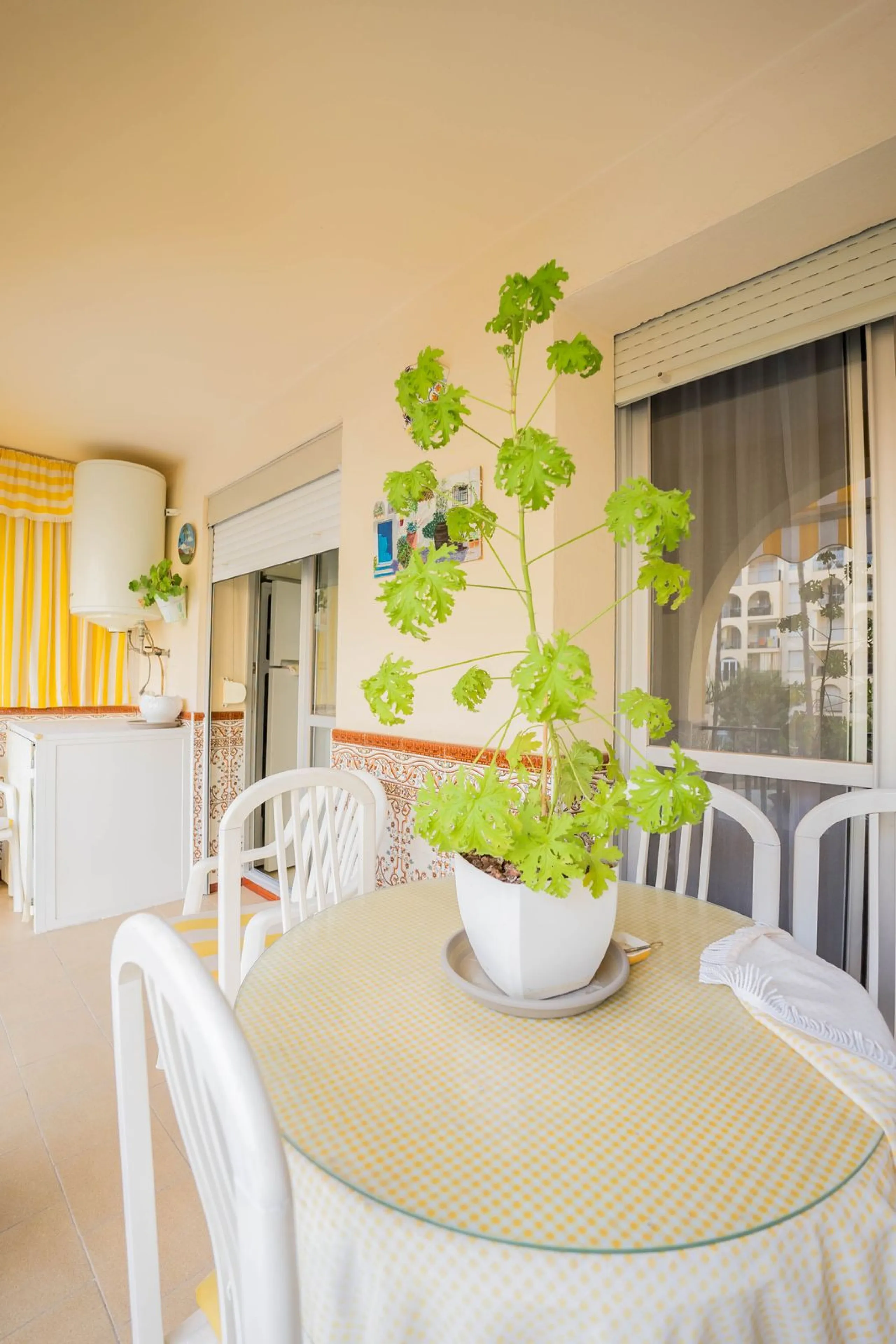 Apartment - Middle Floor Apartment в продаже в Fuengirola, Málaga. В доме 3 спален и 2 ванных комнат. Площадь дома 92 м²