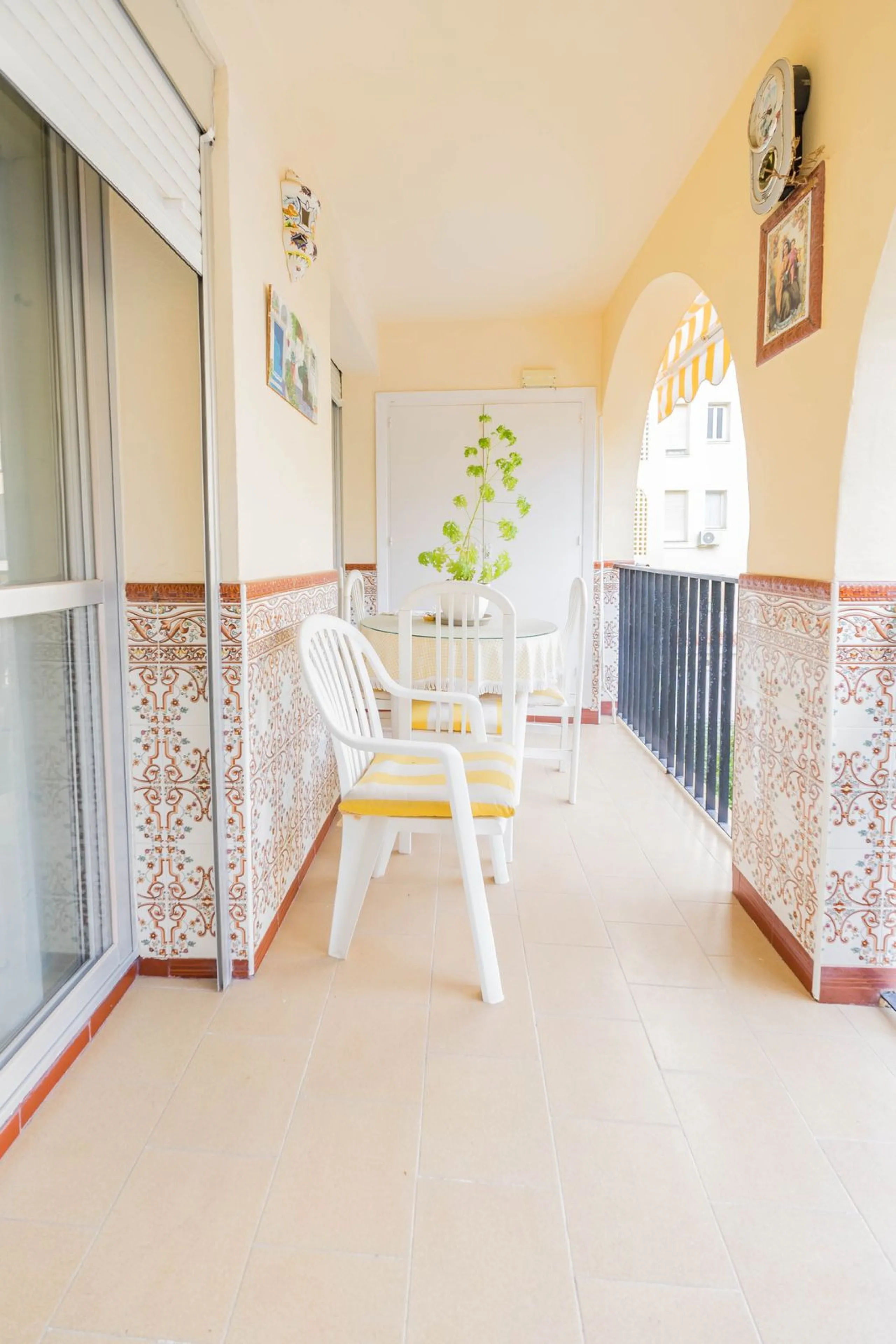 Apartment - Middle Floor Apartment в продаже в Fuengirola, Málaga. В доме 3 спален и 2 ванных комнат. Площадь дома 92 м²
