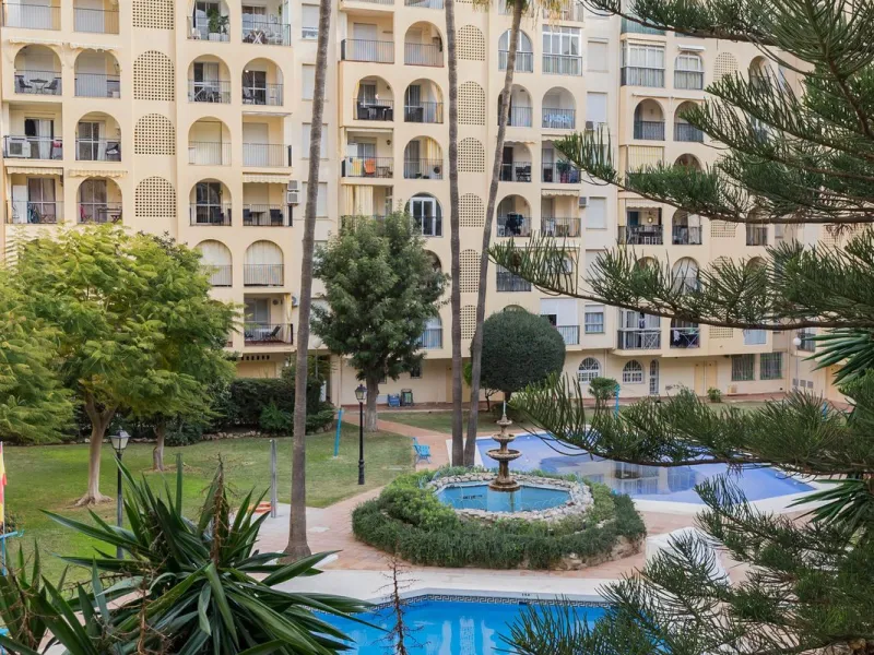 Apartment - Middle Floor Apartment в продаже в Fuengirola, Málaga. В доме 3 спален и 2 ванных комнат. Площадь дома 92 м²