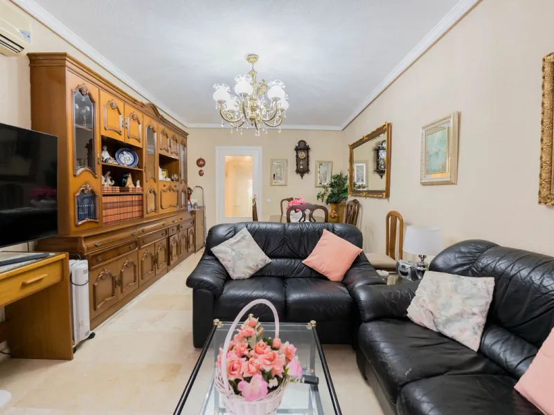 Apartment - Middle Floor Apartment в продаже в Fuengirola, Málaga. В доме 3 спален и 2 ванных комнат. Площадь дома 92 м²