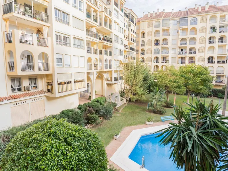 Apartment - Middle Floor Apartment в продаже в Fuengirola, Málaga. В доме 3 спален и 2 ванных комнат. Площадь дома 92 м²