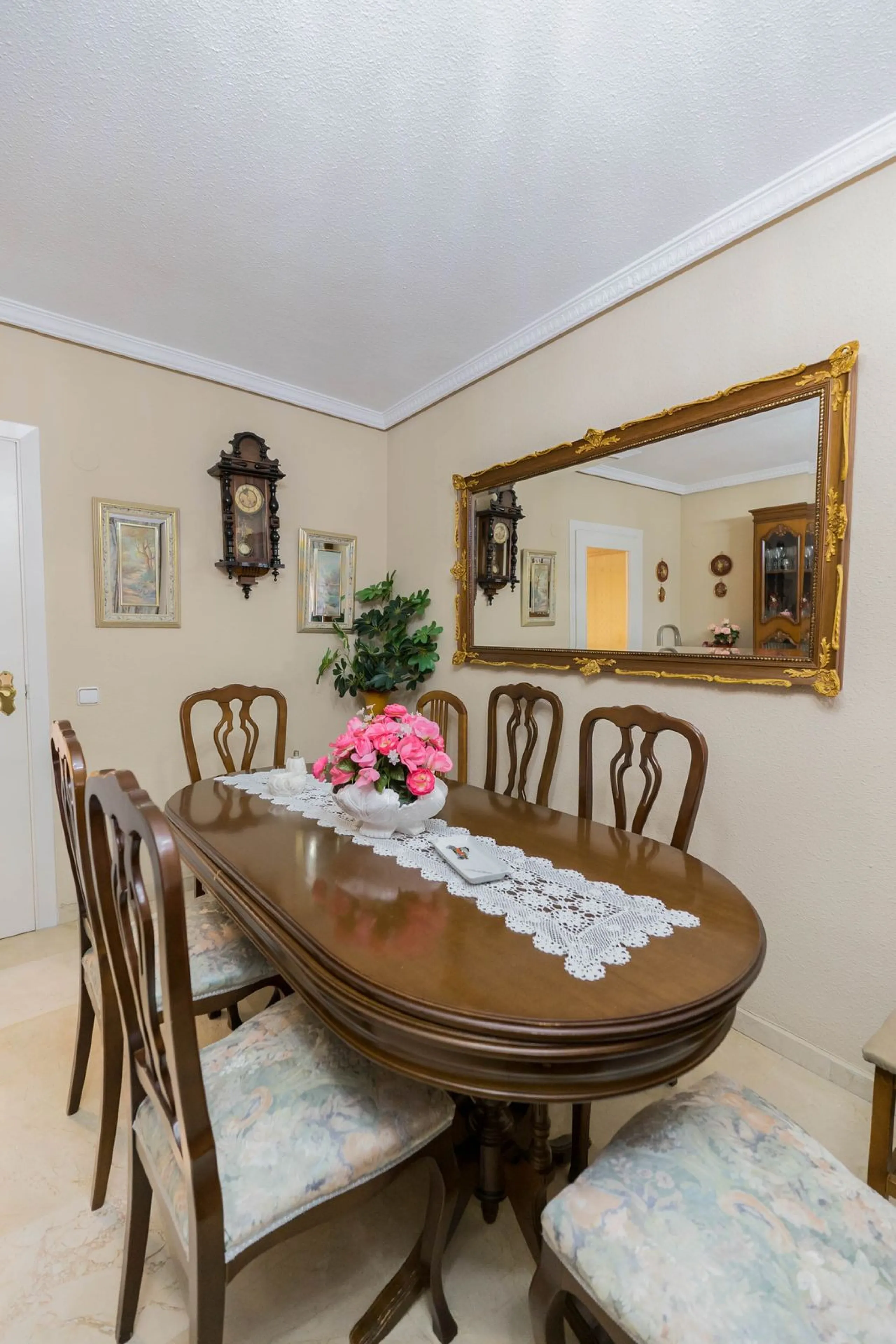 Apartment - Middle Floor Apartment в продаже в Fuengirola, Málaga. В доме 3 спален и 2 ванных комнат. Площадь дома 92 м²