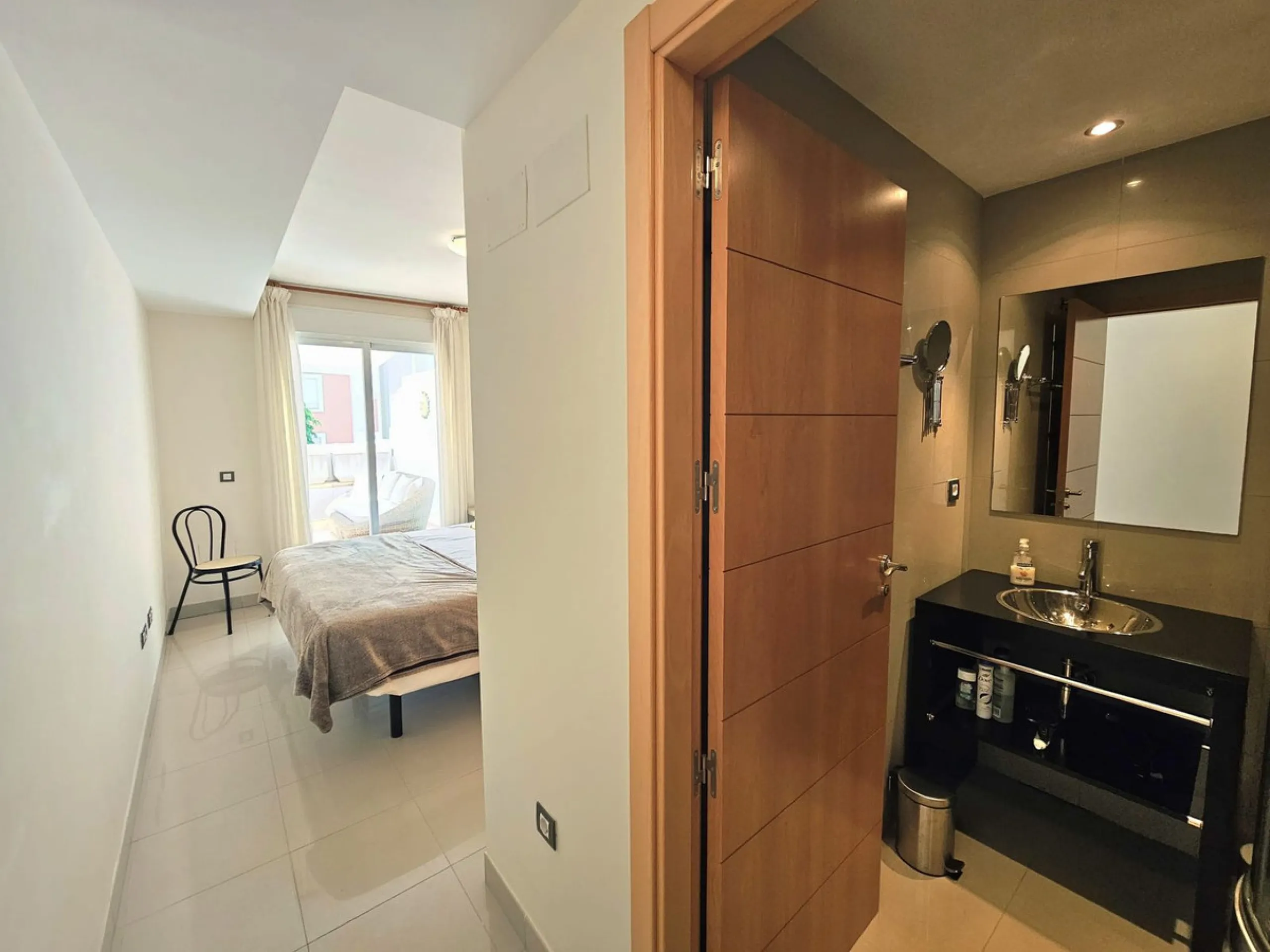 Beautiful Duplex Apartment in Excellent Condition – Fully Furnished, with Terrace and Parking