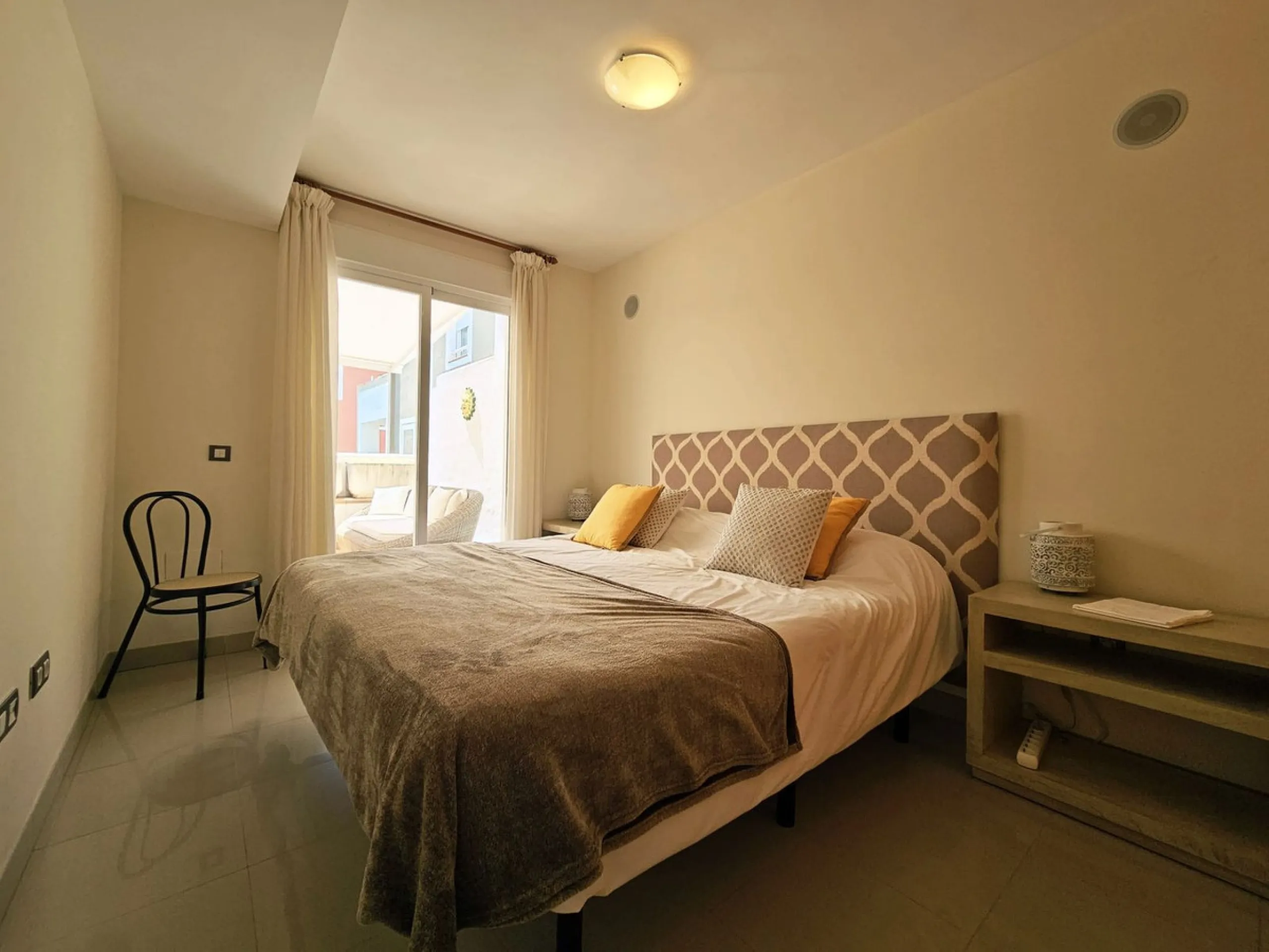 Beautiful Duplex Apartment in Excellent Condition – Fully Furnished, with Terrace and Parking