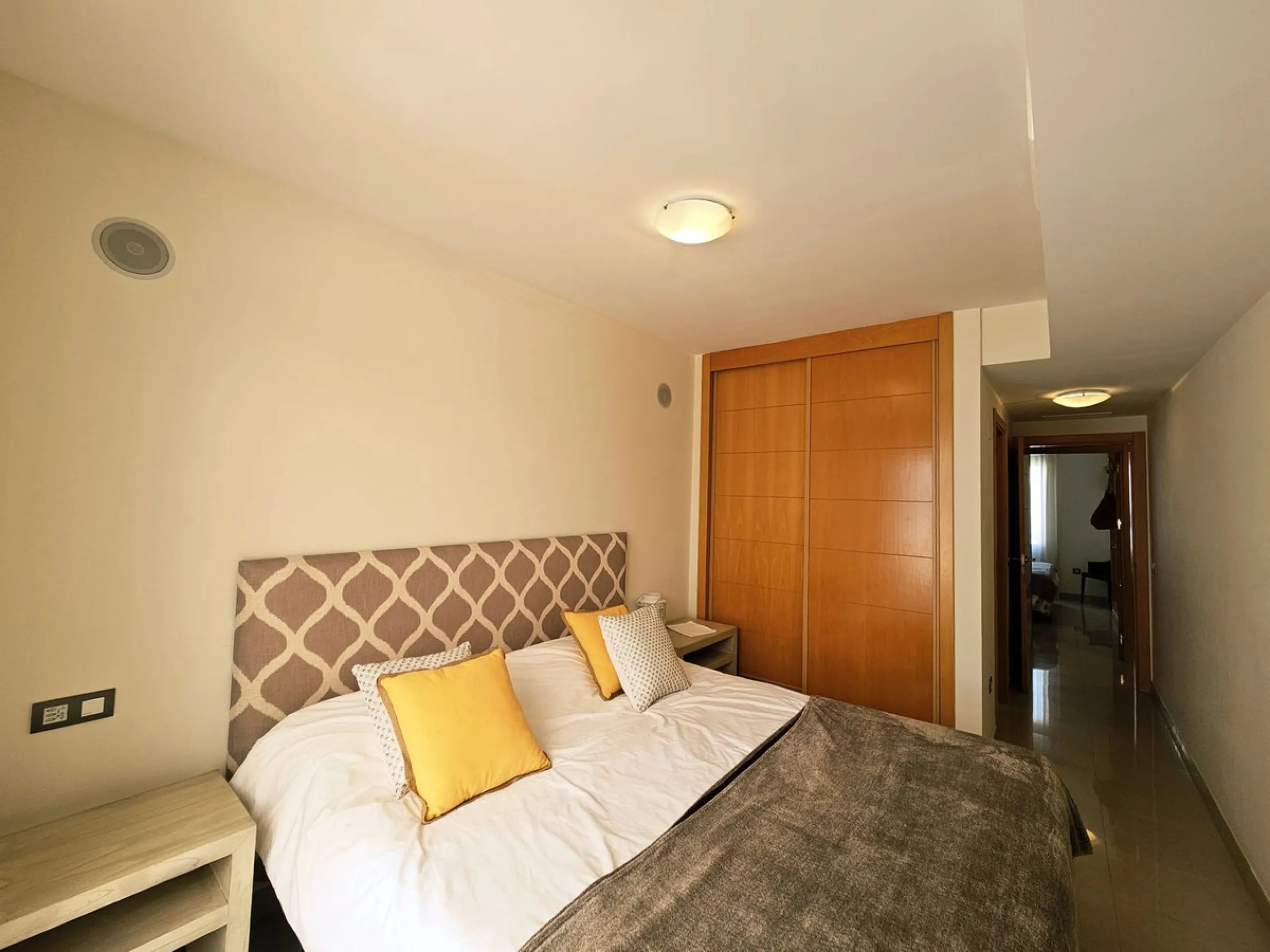 Beautiful Duplex Apartment in Excellent Condition – Fully Furnished, with Terrace and Parking